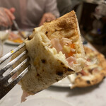 ピッツェリア・アッソ・ダ・ヤマグチ - チーズの香りが素晴らしい