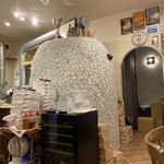 ピッツェリア・アッソ・ダ・ヤマグチ - 店の中央部に窯窯デーンとあるのです