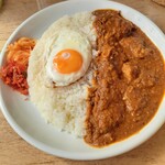 タダカリー - チキンカレー＋目玉焼き