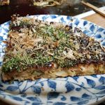 大とら - お好み焼き。カットφ(．．)