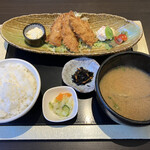 Warabe Saigyo Dou - 黄金色のアジフライ あら汁定食セット大盛り