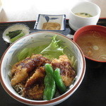 鵜の浜　人魚館 - ふぐかつ丼　1,000円　