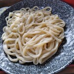 みょうとうどん - 肉ネギ汁うどん大もり770円(税込)+ざるつけ汁100円
                                冷たいのは冷たく熱いのは熱いまま食べたい派なんですけど、この肉汁うめ～★★★
                                ざるつけ汁はうどんの硬さを噛みしめられて旨いしこんなん選べない