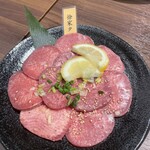 本格焼肉 韓国料理 徐家 - 徐家タン