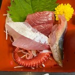 かもめ - これが真鯵？驚くほど甘味強く臭み無し。真鰯の鮮度も脂乗りも極上