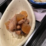 Kaisekiryouri Mishimaya - ミニコースのお食事。土鍋炊き立てご飯と小鉢2種。香の物。味噌汁。写真は烏賊大根と卯ノ花