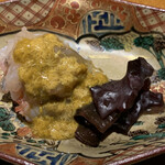 日本料理FUJI - ほぐしたばかりの時は、まるで雲丹のような味噌を施してシンプルに。
      少しだけ炙って旨味マシマシにするだけでなく、食感のグラデーションも見事！
      噛むほどに染み出す旨味、たまらぬ。