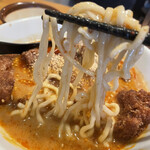 四川担々麺 赤い鯨 - 