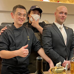 美会 - 右端がAlexさんです