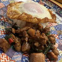 美会 - ガパオライス。鳥は天草大王