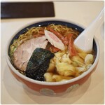 蓬来軒 - ワンタン麺 1000円