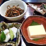 釜めし魚政 - 「焼魚定食ランチ」の副菜類