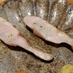 馳走 啐啄一十  - ⑦炭火炙り赤鯥(別称:ノドグロ、石川県金沢産、雄、5日寝かせ)
      産卵期は初夏～初秋、旬は晩秋～晩冬
      日本海側の赤鯥は滋味ある脂が多く、かつ後味がスッキリしており、余韻が艶やか。