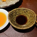 馳走 啐啄一十  - 薬味
      オリジナル調合の醤油
      33年間継ぎ足しのポン酢
      山葵
      塩(キプロス産岩塩)