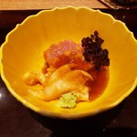 祇園 にし - 本鮪と石掛貝(別名:白とり貝)の雲丹がけ