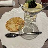 Russian Restaurant ROGOVSKI 銀座 - キャビア ブリヌイ添え