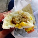 二見の豚まん - 「豚まん」断面