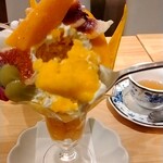 ベリーココ - 中のアイスは甘さ控え目のマンゴーアイス！