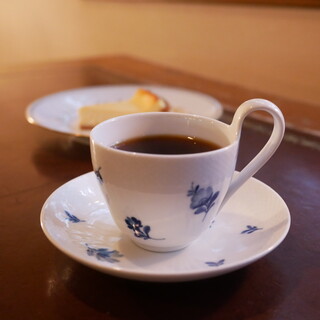 カフェ・ル・プティ・ニ・トロワ_1