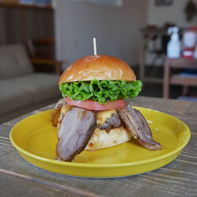 ハンバーガーショップ ととらべべハンバーガー （ToTo la Bebe Hamburger） - 本部町