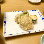 天ぷら よこい - ●一皿目
      ・鰆
      ・鱧
      ・ズッキーニ