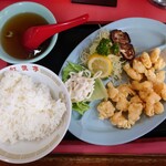 紅葉亭 - 令和4年10月 ランチタイム
日替わりランチ 600円
海老天ぷら、ライス、サラダ、スープ