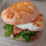 Bagel store Bonheur - BLTバーガー横から