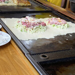 Okonomiyaki Yamadaya - 独特の焼き方で外はカリ‼︎  中はふんわり