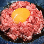 神保焼肉料理店 - A5和牛ザブトンのユッケ