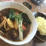 スープカレー トムトムキキル - ソーキのスープカレー（1,500円+80円）