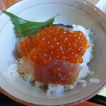 Ajiyuushoku Wakana - 海鮮丼にしました