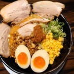 しょうじ - 旨辛味噌チャーシュー　＋　味玉