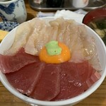 みなと食堂 - 平目とマグロの漬け丼