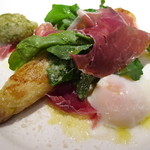 リストランテ ネグラマーロ - フランス産ホワイトアスパラのコンフィ温度玉子と生ハム添え