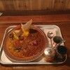 カレー食堂 種 - 牛すじカレー（カレーお米大盛り）インド風天プラワダトッピング