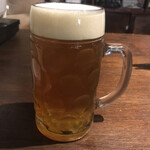 ヴルストハウス虎ノ門 - ベアレン(岩手)のクラシック。デカいジョッキでグイッと行くのがピルスナーやラガーの真骨頂！