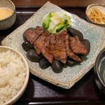 Resutoram meijino akarenga - 牛タン定食2,178円(税込)