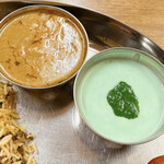 南インド家庭料理 インダスレイ - マトン キーマ プラウのカレーソースとミントチリグリーンソース