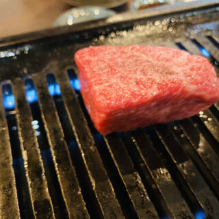 黒毛和牛焼肉 春道 - 料理写真:塊肉 1,180円