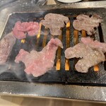 Taishuu Horumon Yakiniku Kemuriki - 