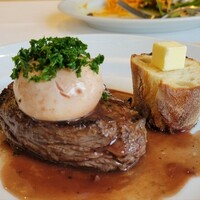 レストラン アルティザン（restaurant Artisan） - 朝ステーキ&グレービーソース150g　1,760円