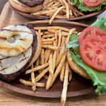 クアアイナ - パインバーガー