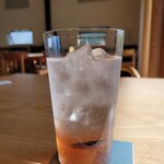 囀 - プルーンの酵素シロップのソーダ