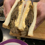 樋山 - トリュフの量が半端ない玉子トリュフサンド