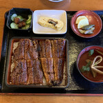 炭火焼うなぎ 東山物産 - 上