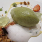 エクアトゥール - キウイのソルベとバジル蜂蜜ヨーグルト、タルトシトロンのソース