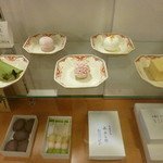 御菓子司 みよしの - 生菓子～各２１０円