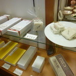 御菓子司 みよしの - 最中は地方発送可