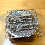 3 pieces of mirin-dried sardines