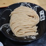 松戸富田麺桜 - まるで大盛り？と思うような迫力ある太麺